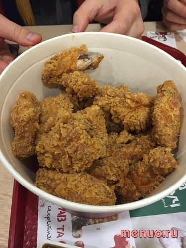 KFC ТРЦ «Арт Молл» по АртМолл, вулиця Академіка Заболотного, 37 фото 3